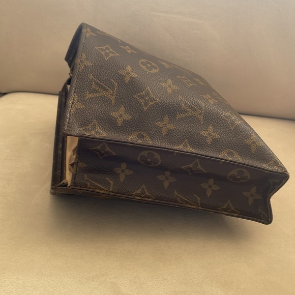 Vintage Louis Vuitton Toiletry Bag (1980s) - Picture 8 of 11